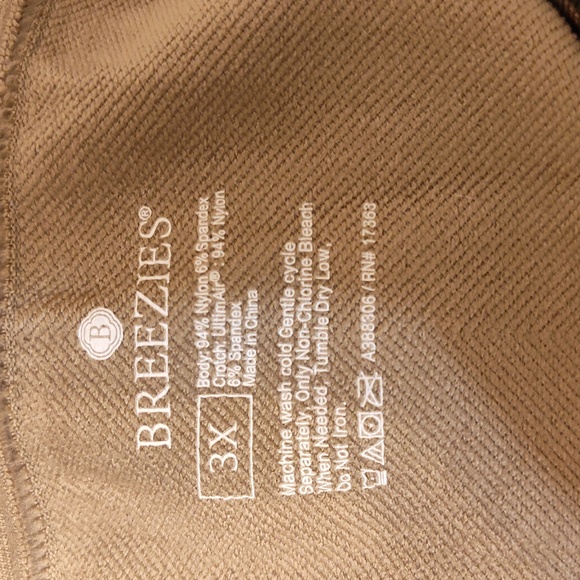 Breezies Camo Leggings (Fits like 1X-2X) - Picture 9 of 10